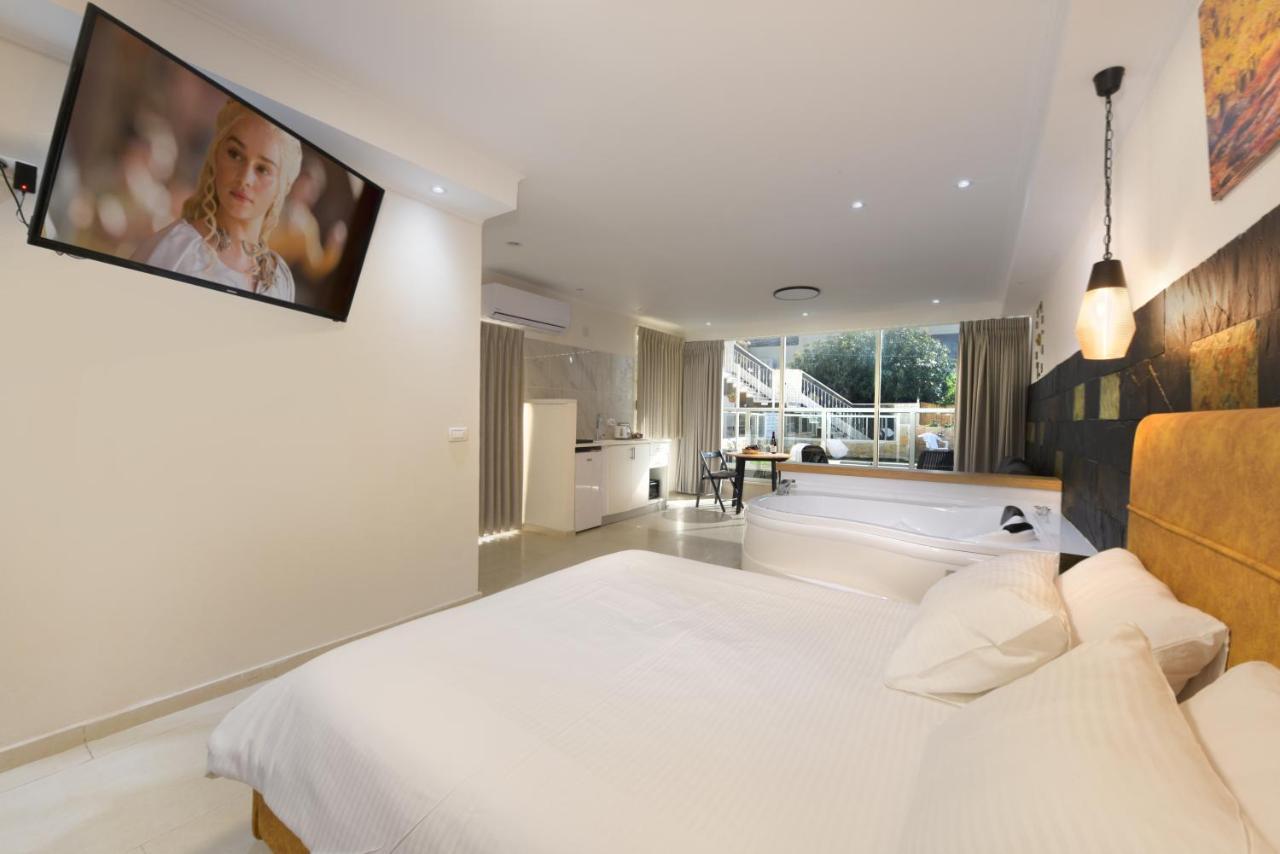 El Viso Verde Luxury Suites Had Nes Exterior photo
